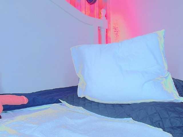 Live sex webcam photo for NaiaGils #290870479