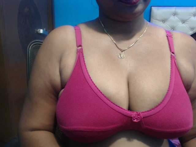 Live sex webcam photo for Nainaa #276072229