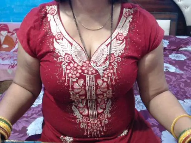 Live sex webcam photo for Nainaa #290742360