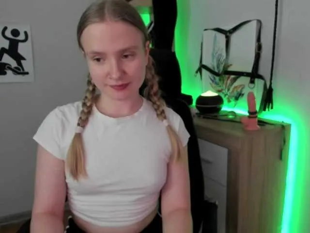 Live sex webcam photo for NancyErotic #290408967