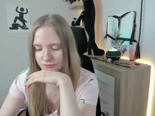 Live sex webcam photo for NancyErotic #290481606