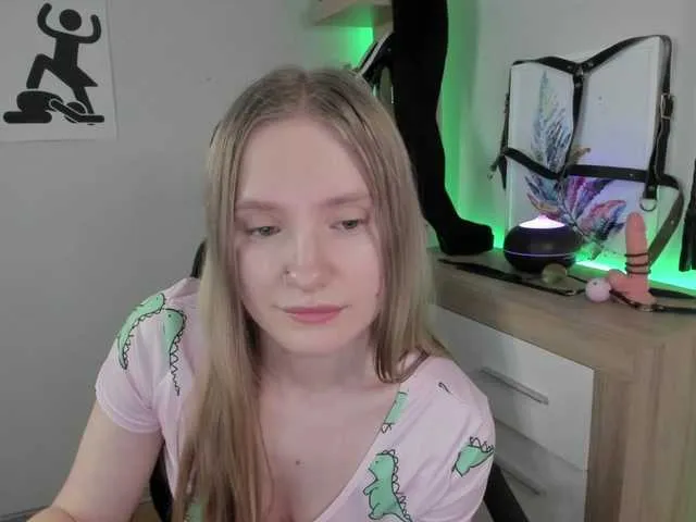 Live sex webcam photo for NancyErotic #290608680