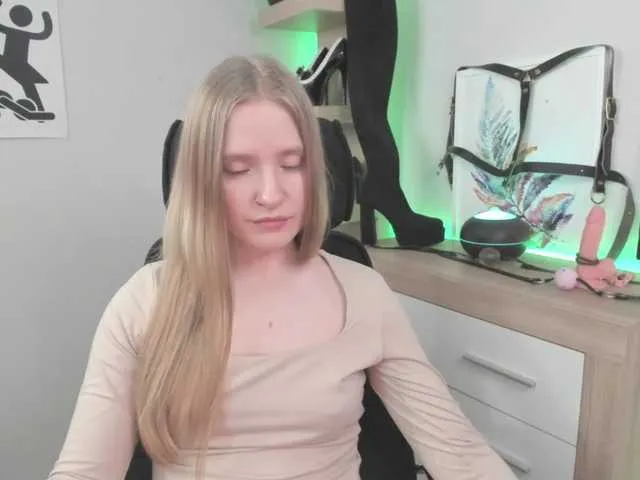 Live sex webcam photo for NancyErotic #290661143
