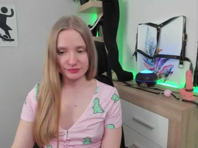 Live sex webcam photo for NancyErotic #290683611