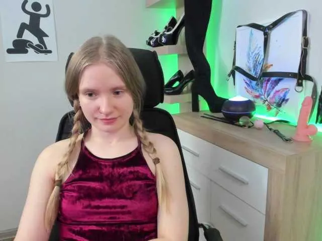 Live sex webcam photo for NancyErotic #290751724
