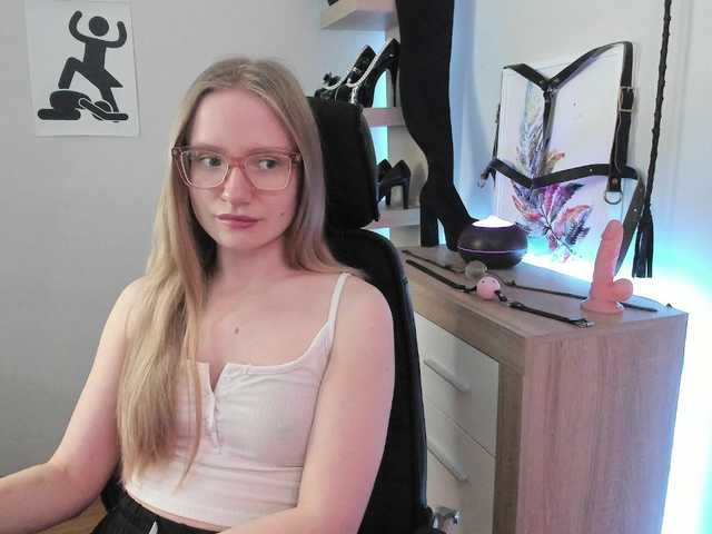 Live sex webcam photo for NancyErotic #291034051