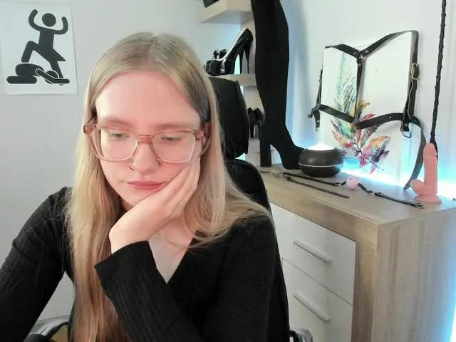 Live sex webcam photo for NancyErotic #291111579