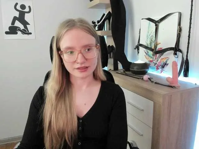 Live sex webcam photo for NancyErotic #291125154