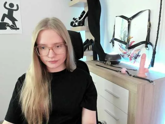 Live sex webcam photo for NancyErotic #291223240