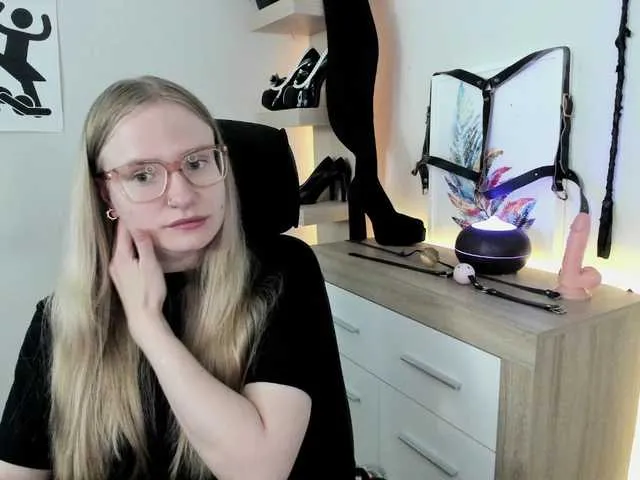 Live sex webcam photo for NancyErotic #291323248