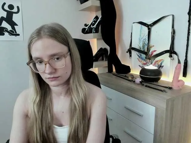 Live sex webcam photo for NancyErotic #291331543