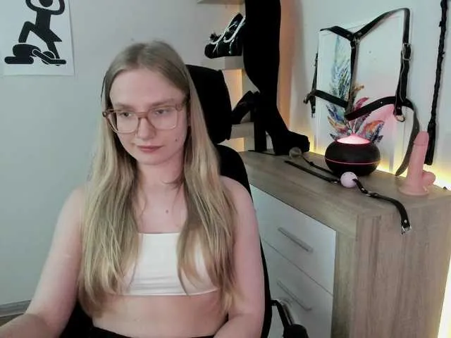 Live sex webcam photo for NancyErotic #291366213