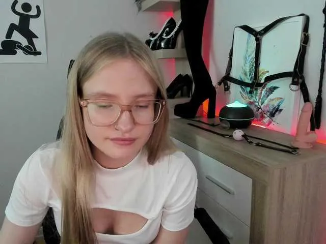 Live sex webcam photo for NancyErotic #291593370