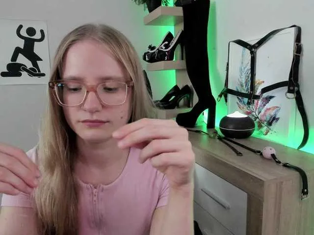 Live sex webcam photo for NancyErotic #291662287