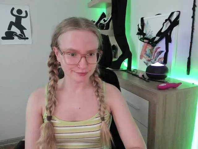 Live sex webcam photo for NancyErotic #291734218