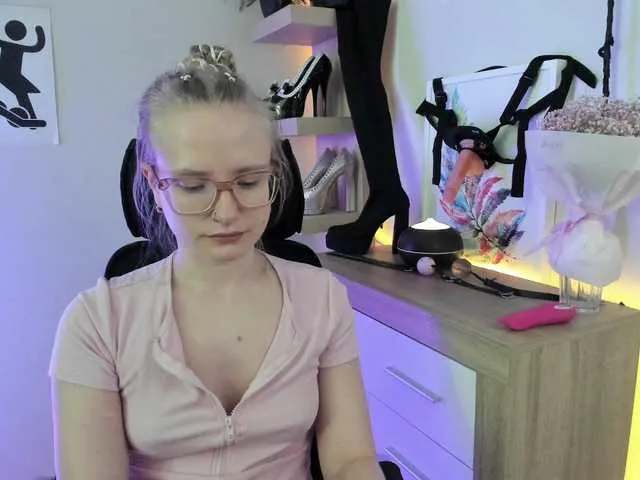 Live sex webcam photo for NancyErotic #291878493