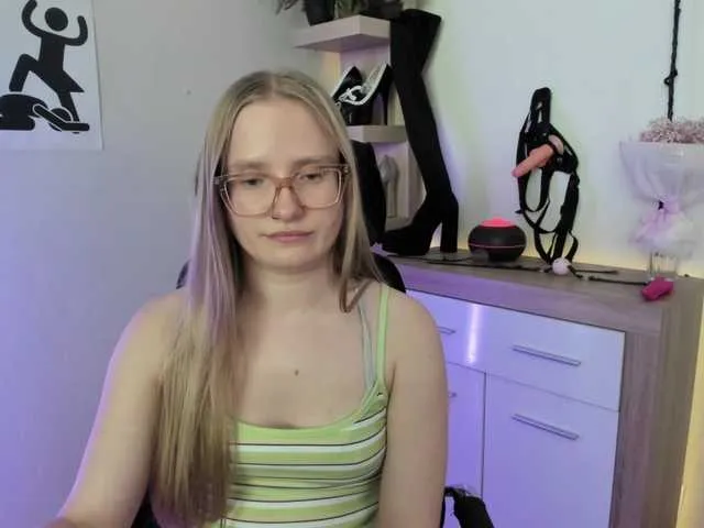 Live sex webcam photo for NancyErotic #291947430