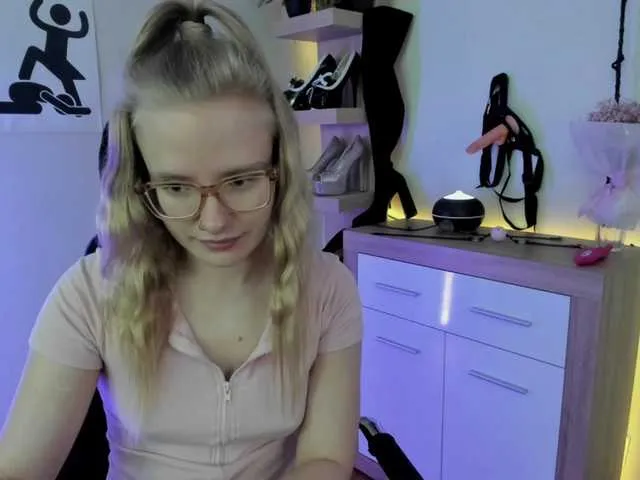 Live sex webcam photo for NancyErotic #292011757