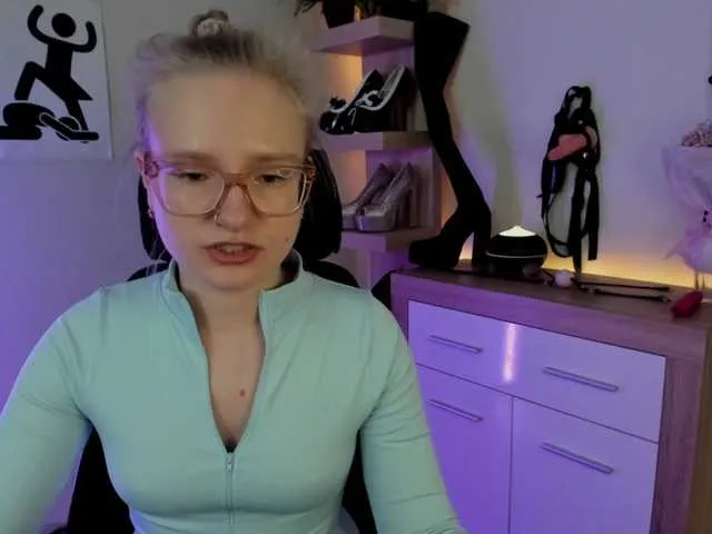 Live sex webcam photo for NancyErotic #292065346