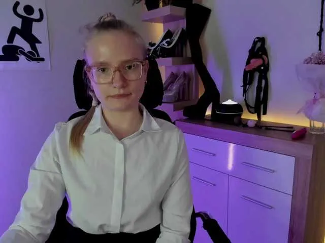 Live sex webcam photo for NancyErotic #292073985