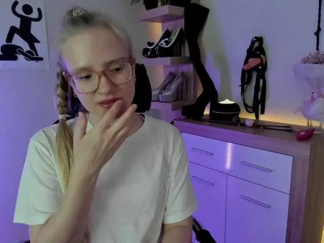 Live sex webcam photo for NancyErotic #292079647