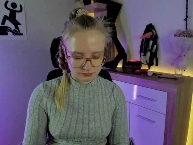 Live sex webcam photo for NancyErotic #292113887