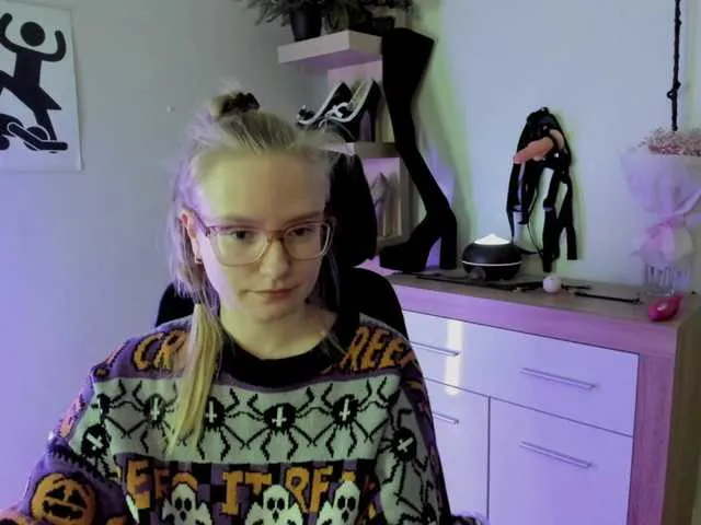 Live sex webcam photo for NancyErotic #292135276