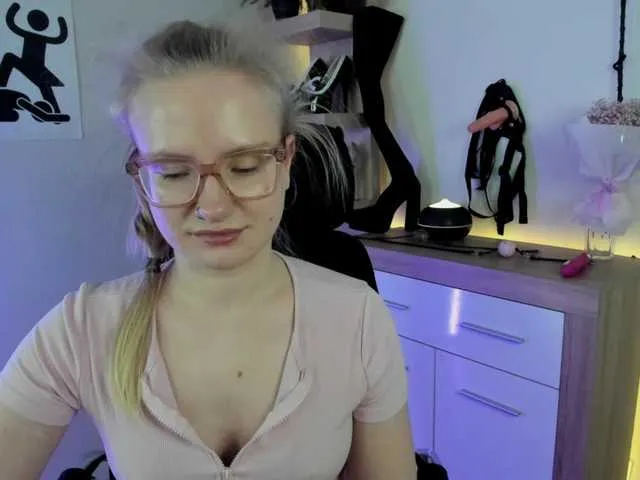 Live sex webcam photo for NancyErotic #292168778