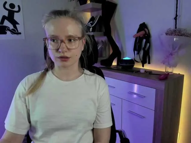 Live sex webcam photo for NancyErotic #292175628