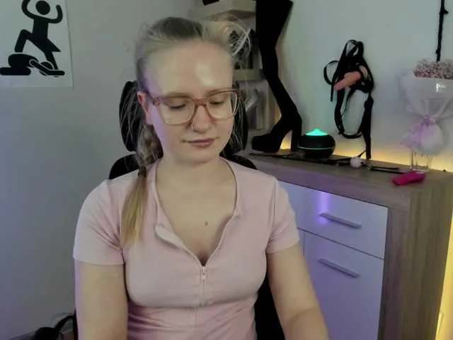 Live sex webcam photo for NancyErotic #292182591