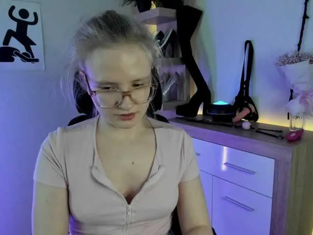 Live sex webcam photo for NancyErotic #292201880