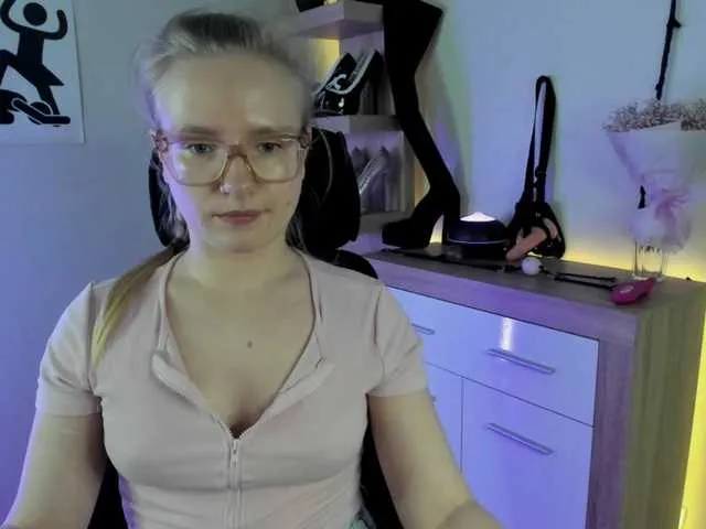 Live sex webcam photo for NancyErotic #292206413