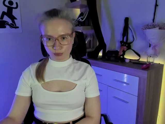 Live sex webcam photo for NancyErotic #292248707