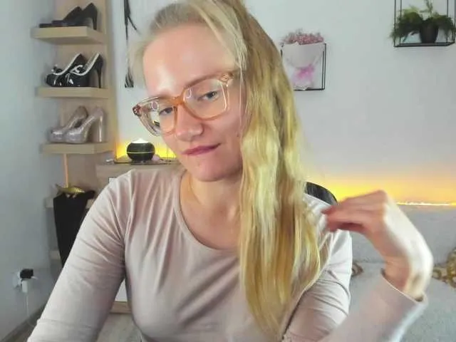 Live sex webcam photo for NancyErotic #292282732