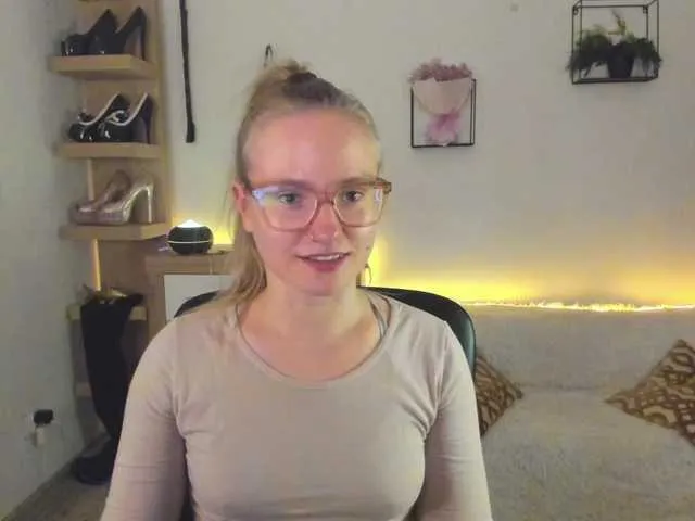 Live sex webcam photo for NancyErotic #292315881