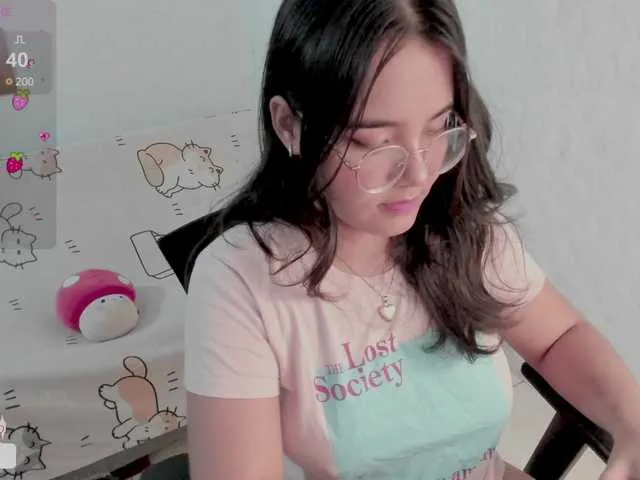 Live sex webcam photo for Naoko-uwu #290476526