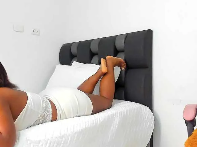 Live sex webcam photo for NaomiEmber #291598902