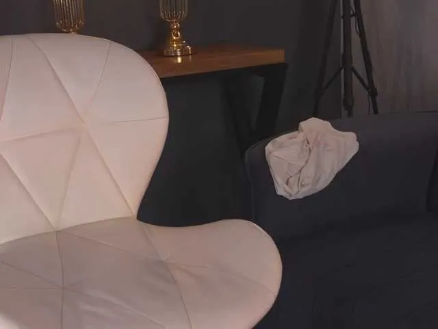 Live sex webcam photo for NaomiSainz #292285278