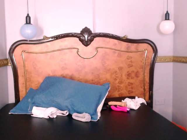 Live sex webcam photo for NaomiSmiths #290573006