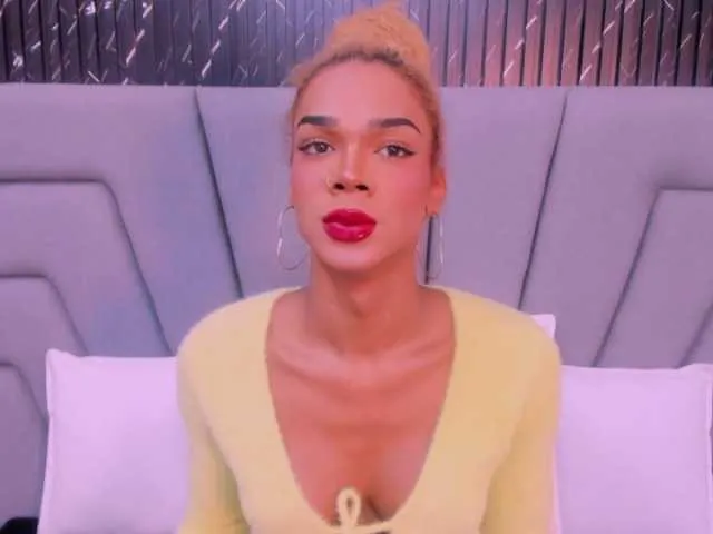 Live sex webcam photo for NaomiSteward #292073799