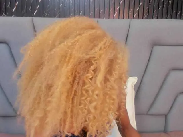 Live sex webcam photo for NaomiSteward #292170585