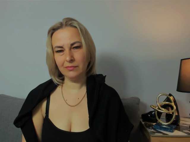 Live sex webcam photo for NaomiWonderful #277573740