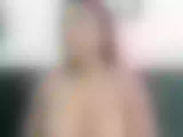 Live sex webcam photo for Naomii18 #291927678