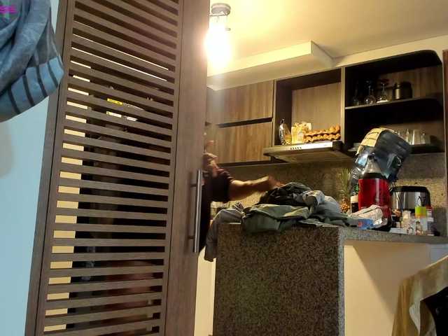 Live sex webcam photo for Naomii18 #292422441