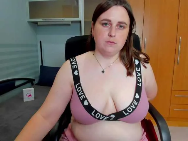 Live sex webcam photo for NaomiiWix #293779478