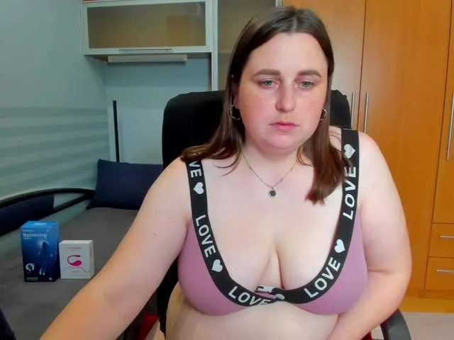 Live sex webcam photo for NaomiiWix #293790293
