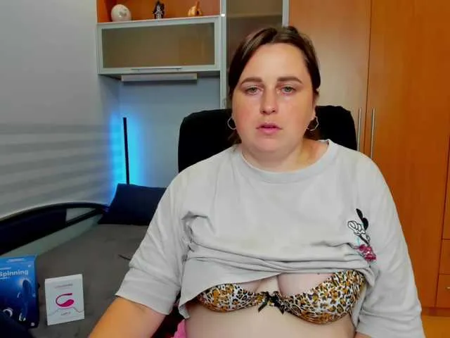 Live sex webcam photo for NaomiiWix #294030963