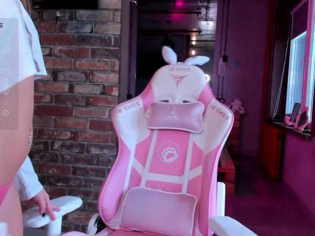 Live sex webcam photo for Naomimif #291851159