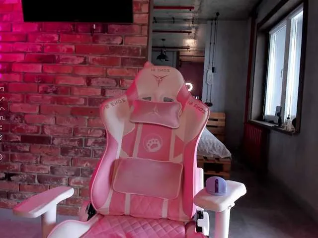 Live sex webcam photo for Naomimif #291993252