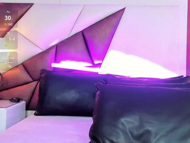 Live sex webcam photo for NaomyRivera #290588694